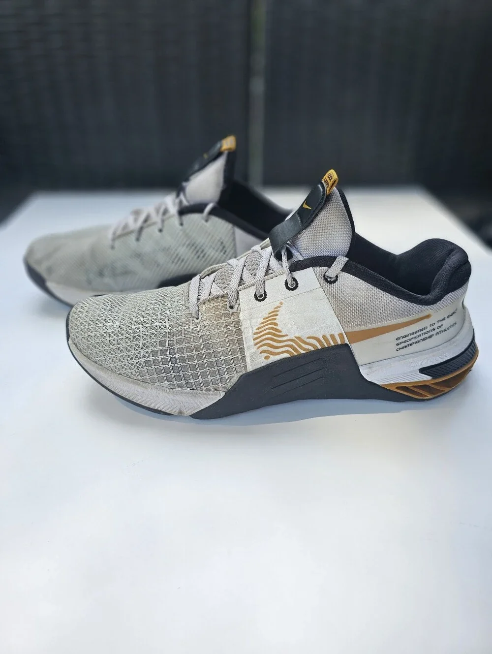 Nike Metcon 8 White Gold Suede Cross Training Shoes Men Size 11 DO9328-100